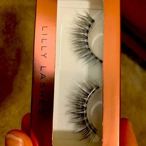 New never used Lilly Lashes!